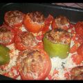 Tomates farcies sur fond de riz