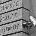 Liberté, égalité, Fraternité, Surveillance