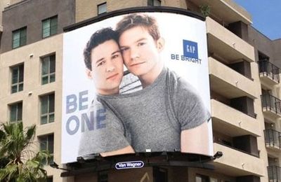 BE BRIGHT WITH GAP