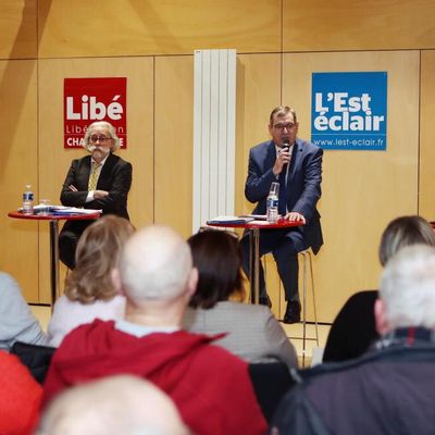 Premier débat public dans les locaux du quotidien l'Est Eclair et Libération Champagne