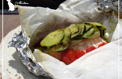 Papillote saumon, courgettes, tomates et pommes de terre nouvelles