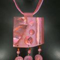 Pendentif rose orangé