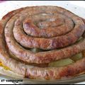 Saucisse fine de Toulouse confite sur son lit de pommes de terre