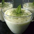 Mousse de concombre parfumée au sel de menthe