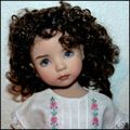 Emmy-Scarlett,boucles brunes