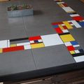 TABLE MONDRIAN