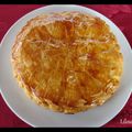 Galette des rois à la crème d'amande et à la fève Tonka