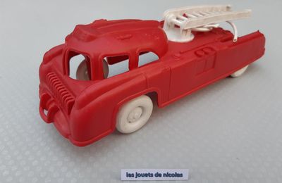 00752 CAMION POMPIERS GRANDE ECHELLE USA / ANGLAIS MARQUE INCONNUE