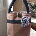 Sac en feutrine noir marron avec fleur en laine 