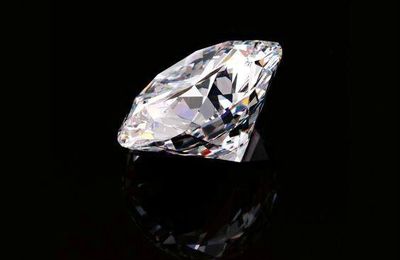 Superb and extremely rare unmounted brilliant-cut diamond weighing 84.37 carats