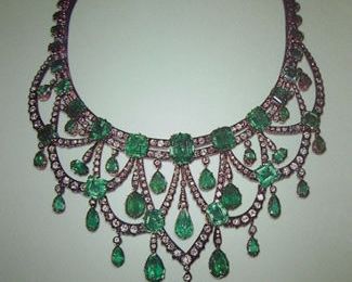 Collier d'émeraudes et diamants ayant appartenu à la famille impériale d’Iran