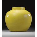 A large and rare Imperial yellow jar. Kangxi Mark and Period