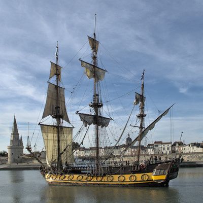 Le trois-mâts Shtandart dans le port de La Rochelle