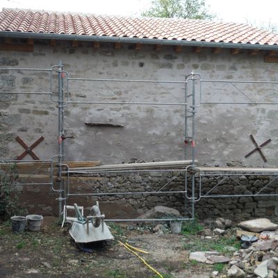 facade Est de la maison du 14éme siècle.