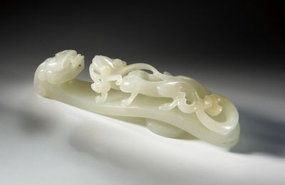 Belt Hook in the Form of a Dragon with a Small Dragon, late Qing dynasty