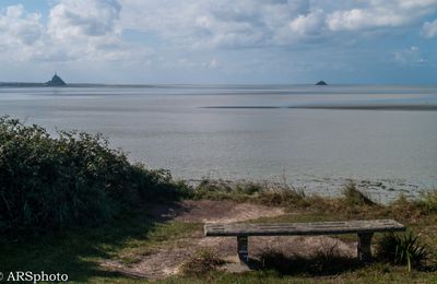 une petite pause pour admirer le mont saint michel.