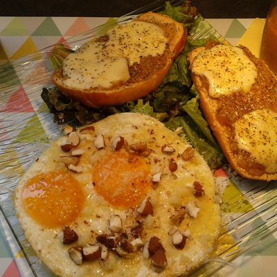 Tartines et oeufs au plat.... Pour une nouvelle assiette de Brunch