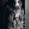 Brassaï (1899-1994), Nymphe pour une vitrine de Balenciaga, avenue George-V. Paille de blé et épis , automne 1957 
