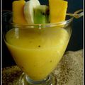 Smoothie exotique : mangue , kiwi, banane