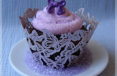 Cupcakes au chocolat et à la violette 