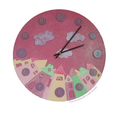 Une horloge réalisée pour une petite fille à naître bientôt