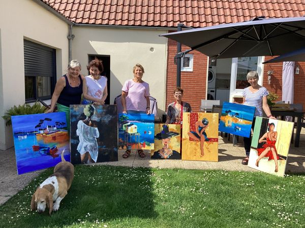 "Les 4 jours de stage du 5, 6, 7 et 8 août, dédiés à la peinture acrylique au couteau, sont terminés aujourd'hui. L'ambiance, la bonne humeur et le sérieux dans l'exécution des toiles étaient parfait "Merci à tous les participants pour le bon déroulement de ce stage.""