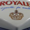 Objet Pub ... Grand cendrier ROYALE