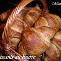 Pains aux chocolat et croissants