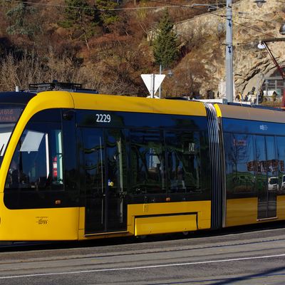 Tramways, Intercités, RER : CAF s’impose comme un constructeur majeur en France