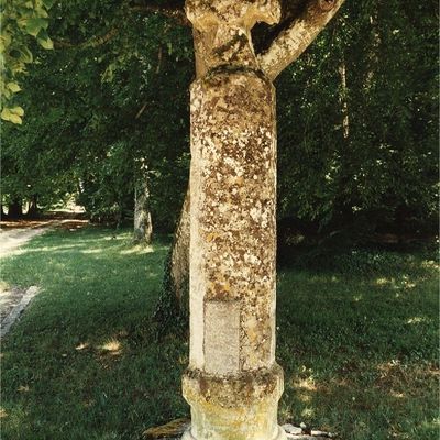 CROIX ET CALVAIRES DE CHAMPCEVINEL