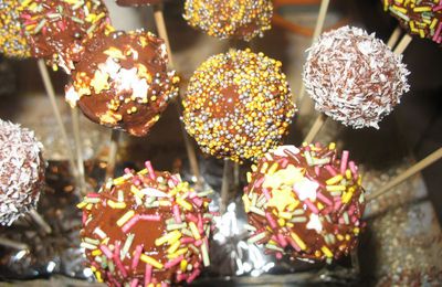 CAKE POPS