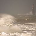 PLUIE ET VENT SUR LE PHARE DES BARGES