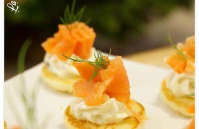 Apéro chic, facile et rapide : Mini-blinis au saumon, crème échalote ciboulette