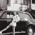 1943, Los Angeles - Norma Jeane dans sa rue