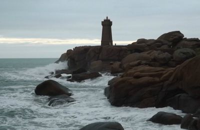 Grande marée à Ploumanach