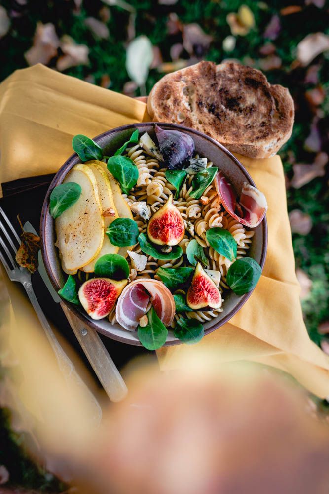 salade de pate automne, facile, rapide, poires, fromage bleu, figues, mache, pancetta, noisettes, noix