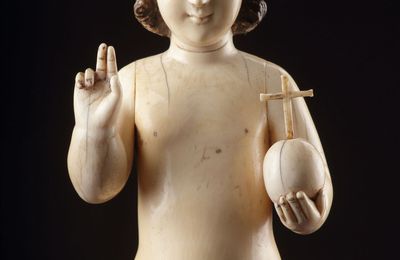 Indo-Portuguese Goa figure of the Infant Christ as Saviour of the World ‘Salvator Mundi’, First half of the 18th century