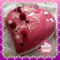 Entremet choco-framboise coeur bombé avec glaçage miroir rose