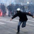 Une manifestation contre le du gouvernement italien et le chômage a dégénéré en guérilla urbaine à Rome 