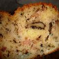 Cake au roquefort, lardons et noix