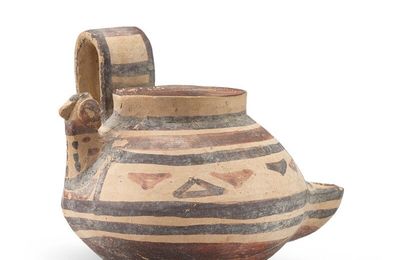 A rare painted pottery 'bird' vessel, Neolithic period