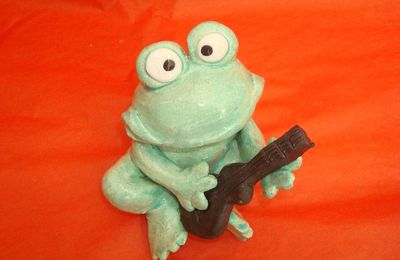 Grenouille à la guitare