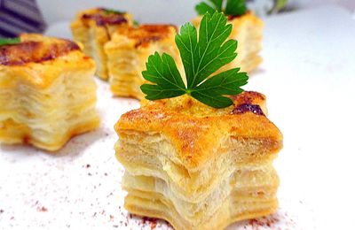  Mini  bouchées Etoilées feuilletées à la ricotta/ rillettes de poulet avec du piment doux capsaïcine