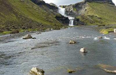 L'Islande... des gorges de Fjardrarghjufur aux chutes d'Ofaerufoss