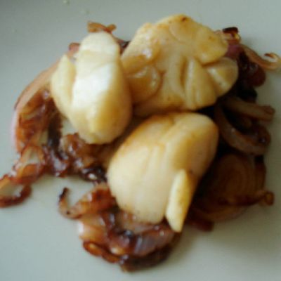 Poêlée de noix de Saint Jacques et sa sauce au miel