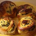 Brioches à la crème pâtissière et aux pépites de chocolat