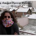 VENDU # 761 - Col douillet flower power - 15 € 