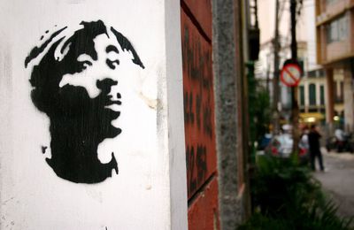 picture stencils: hip-hop heavyweight in Lapa, Rio