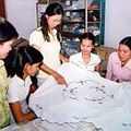 Villages de métier : Les brodeurs de Van Lâm