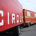 Dans ma rue::: il y a un cirque :